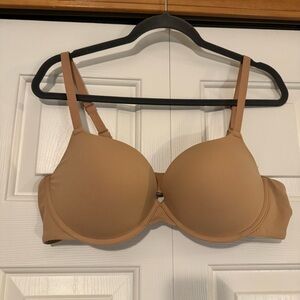 Skims Fits Everybody T Shirt BRA Size 40B